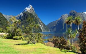 Read more about the article How to Travel Like a Local: 5 Best Tips For Amazing Trips